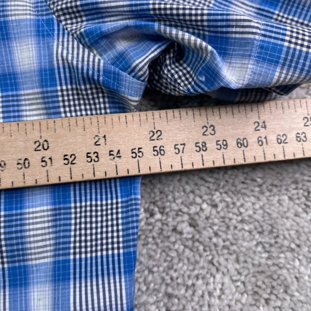 Banana Republic Shirt Mens Medium Blue Ombre Plaid Short Sleeve Button‎ Up